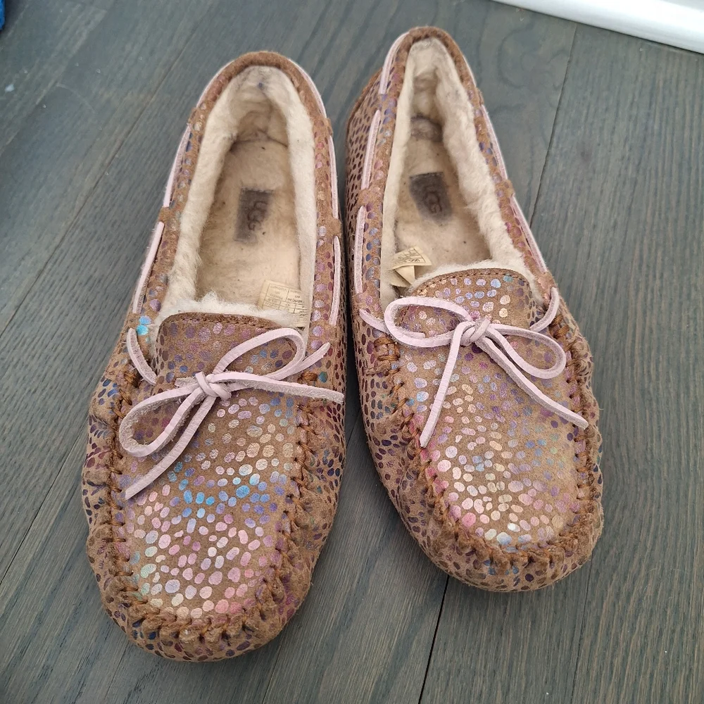UGG Dakota Spots Slipper Kids size 5